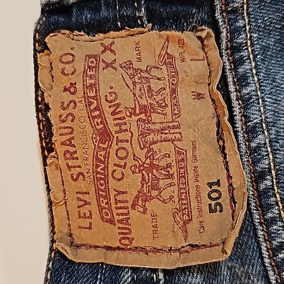 VTG Levi's 501 Cutoffs Shorts Jorts Mid-Rise Whiskering Medium Wash Raw Hem 29 - Picture 5 of 9